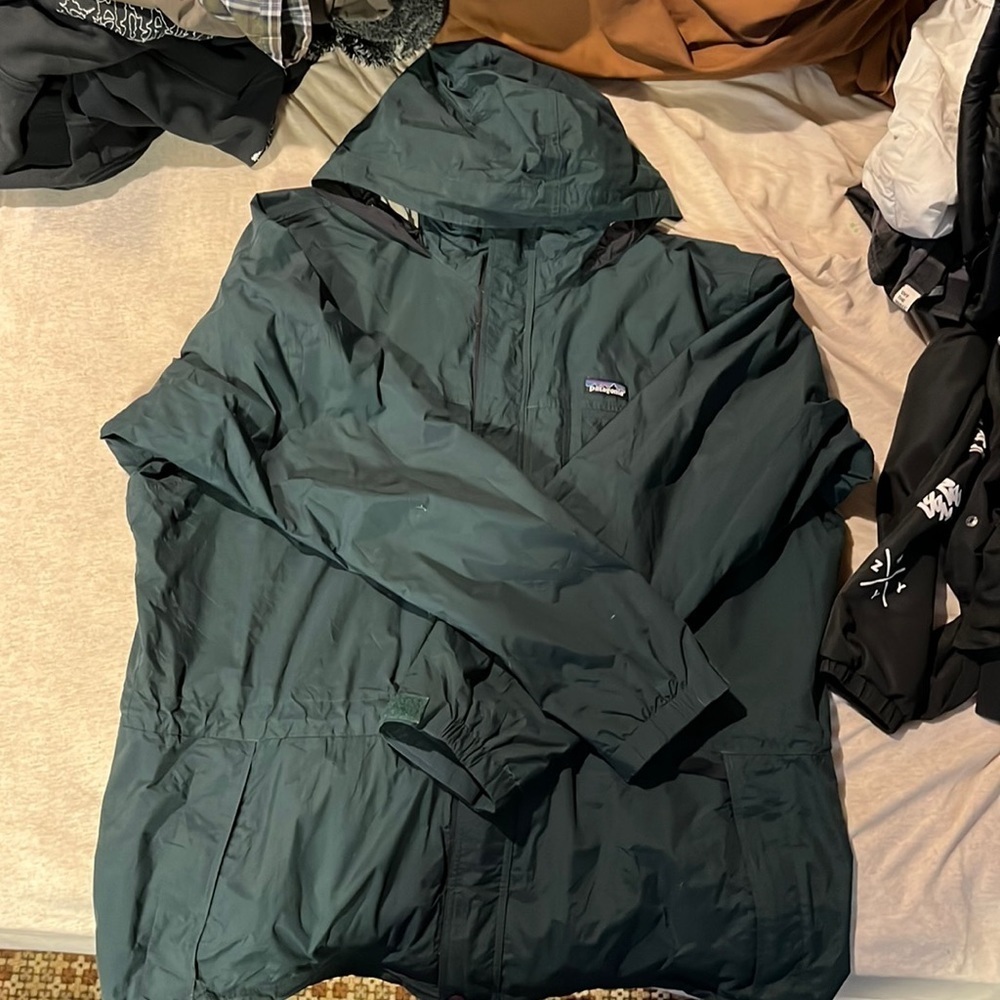 Vintage 1997 Patagonia rain shell jacket Large Damaged Lining Green
